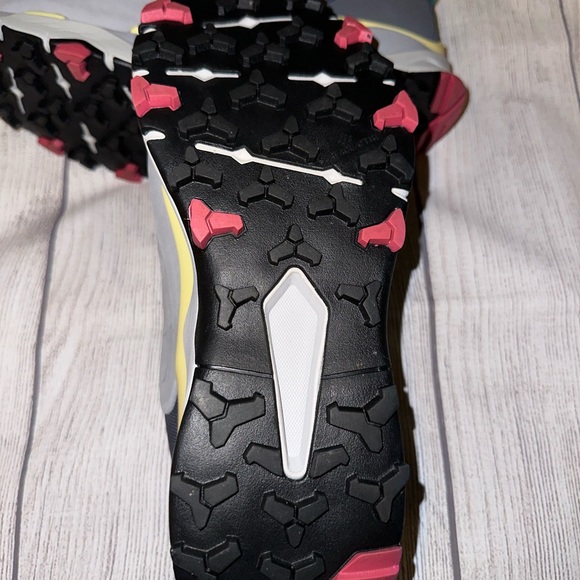 Women’s Running shoe - Picture 5 of 7